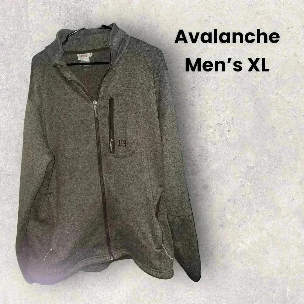 Avalanche zip up men’s size XL